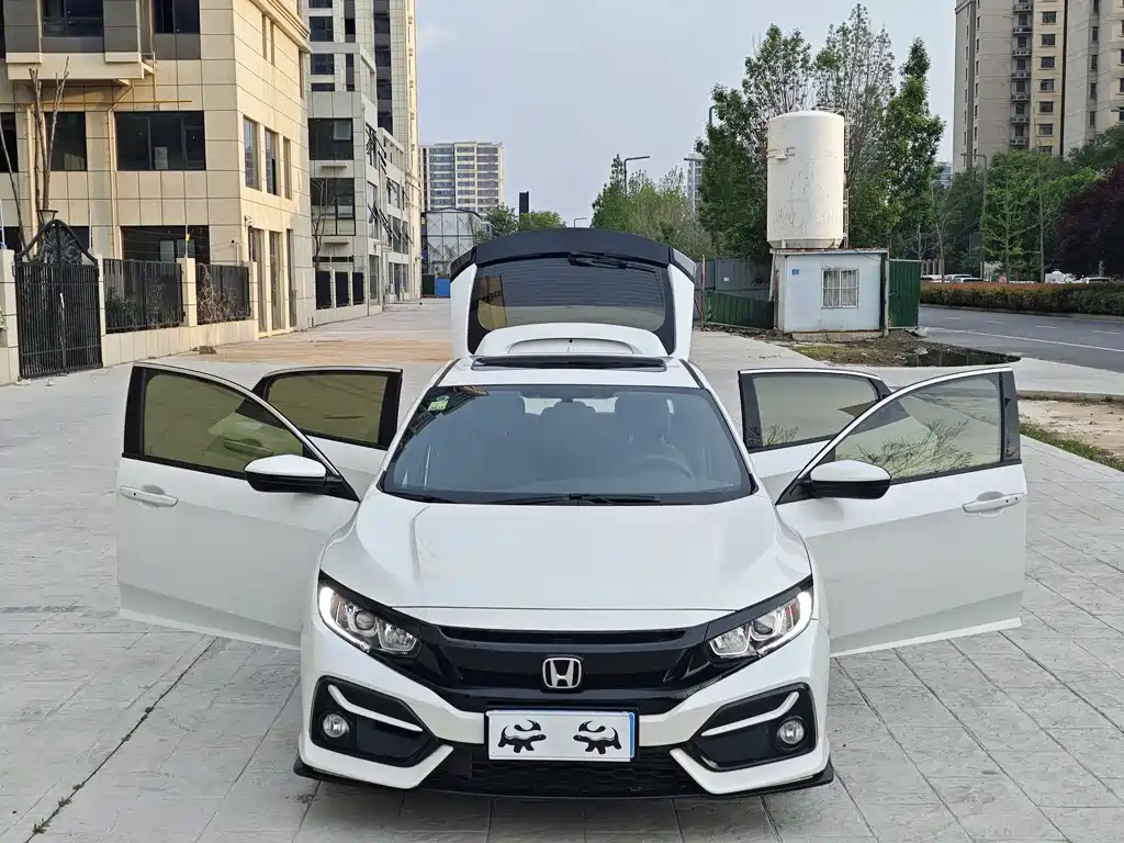 Civic HATCHBACK 220 TURBO CVT New Sharp Control