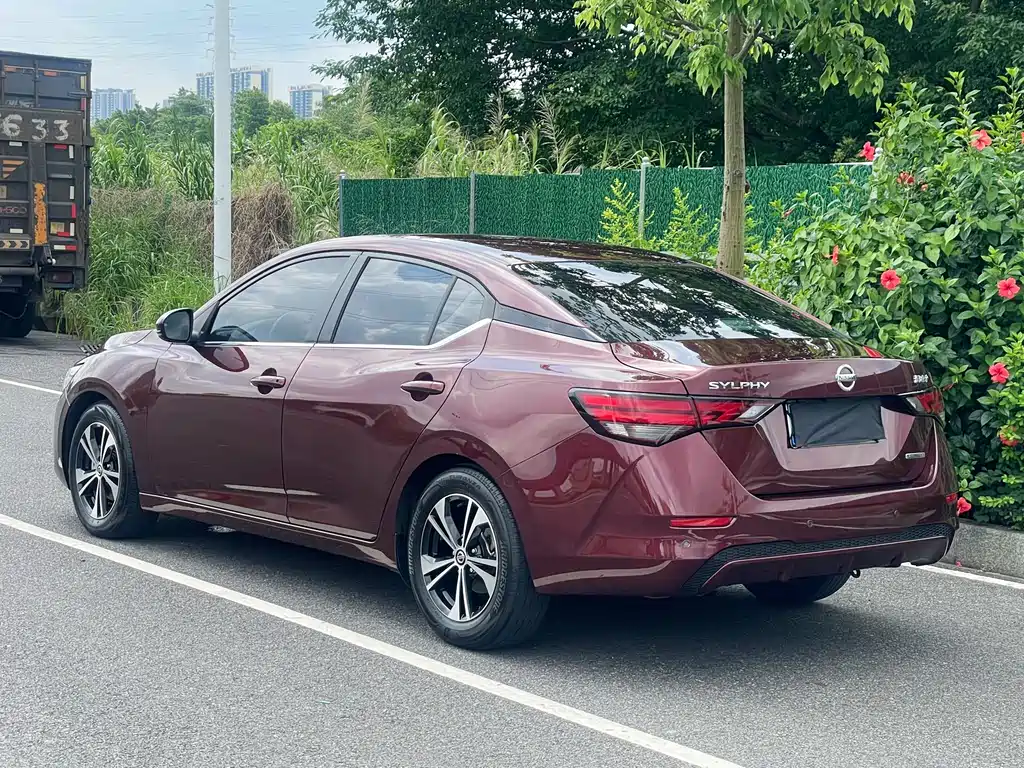 Sylphy Facelift 1.6 L XL CVT Joy