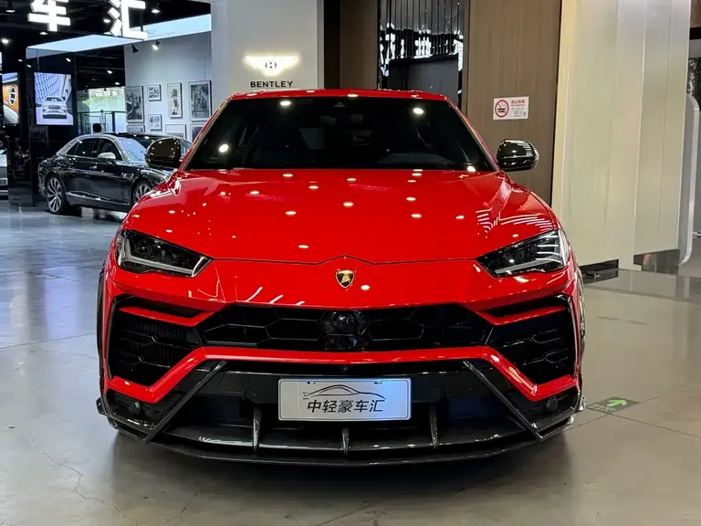 Lamborghini Urus 4.0 T V8