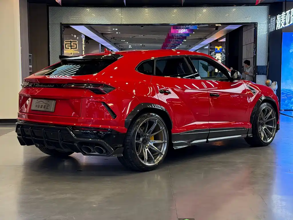 Urus 4.0 T V8