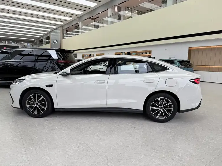 BYD Seal 06 DM-i Smart Drive 120 KM Premium