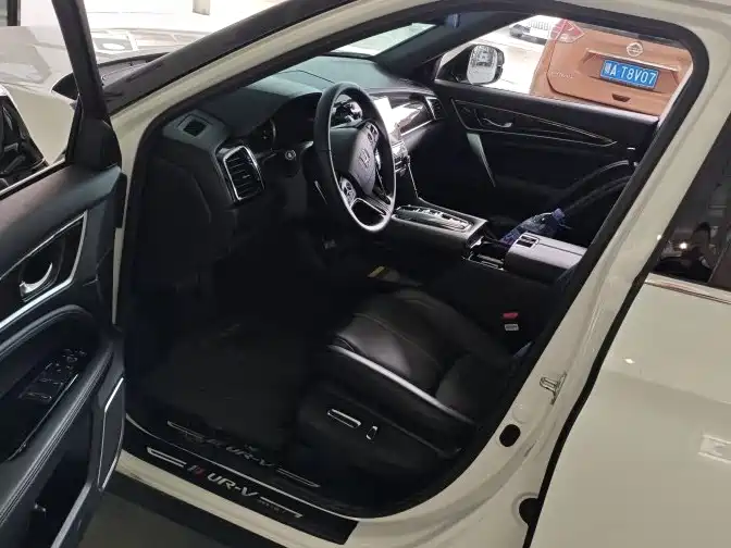 Honda UR-V 370 TURBO 4 WD Premium