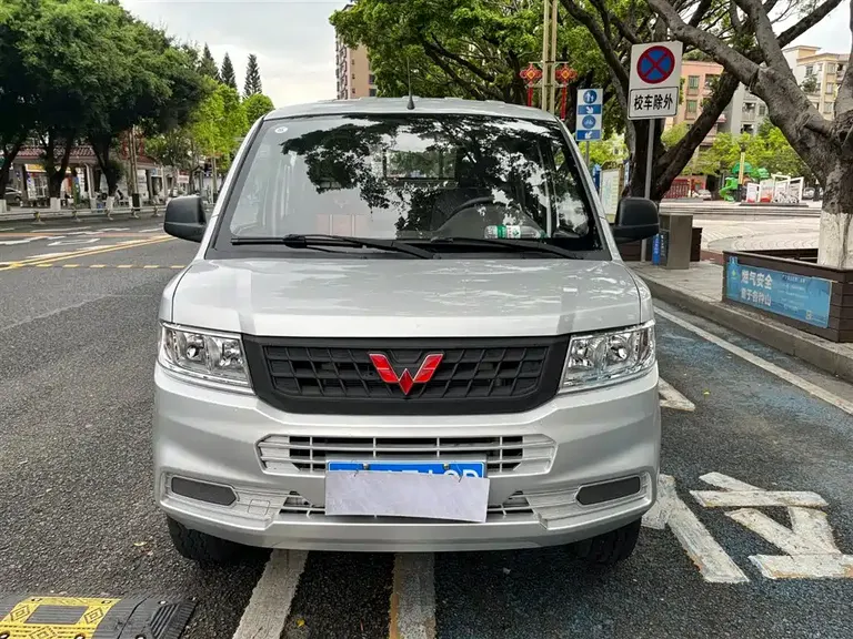 Wuling Rongguang New Truck 五菱荣光新卡 2023款 1.5 L双排基本型LAR
