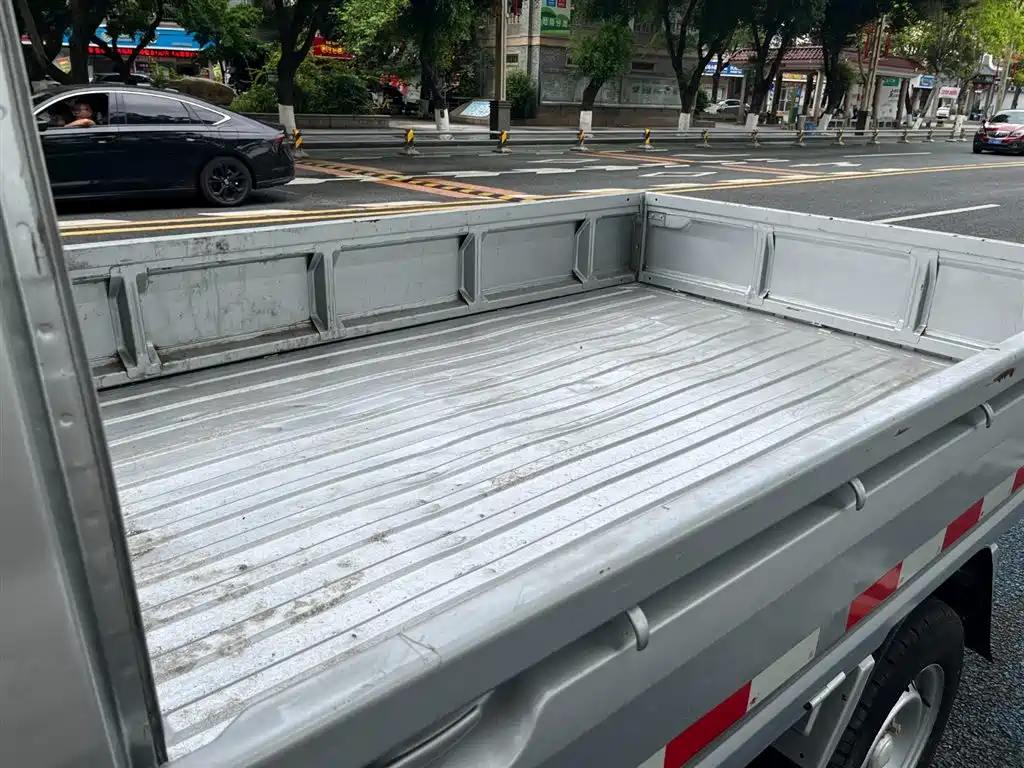 Wuling Rongguang New Truck 五菱荣光新卡 2023款 1.5 L双排基本型LAR
