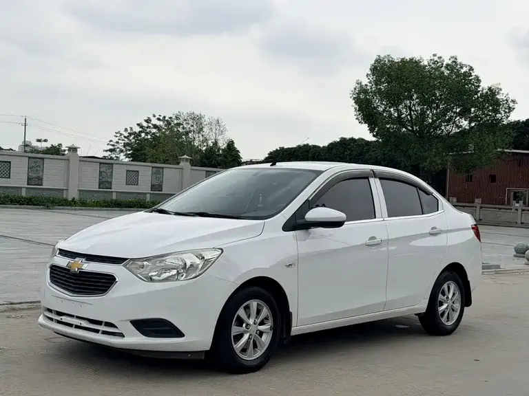 Chevrolet Sail Sail 3 1.5 L Manual Ideal Sunroof