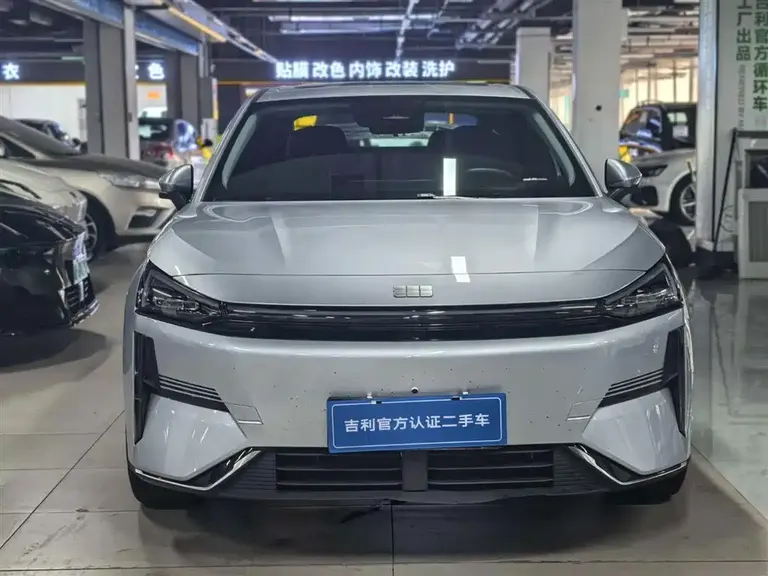 Geely Galaxy L6 EM-i 140 km Starship