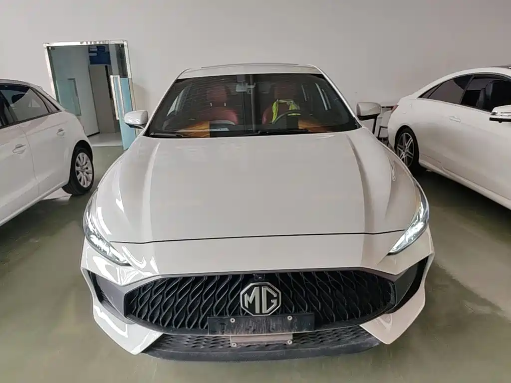 MG5 180 DVVT CVT Luxury
