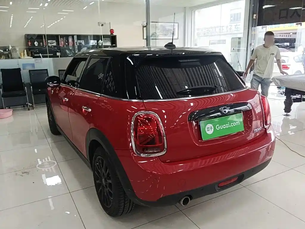 MINI MINI 2020款 1.5 T COOPER 经典派 五门版