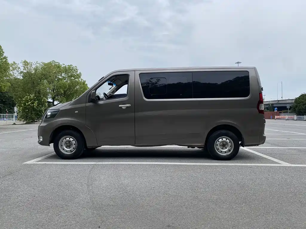 Changan Ruixing M70 长安睿行M70 2019款 1.5 L舒适型6座国VI平顶对开门DAM15 KL