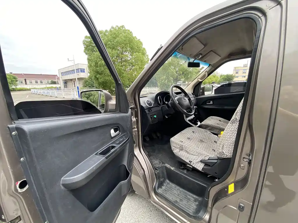 Changan Ruixing M70 长安睿行M70 2019款 1.5 L舒适型6座国VI平顶对开门DAM15 KL