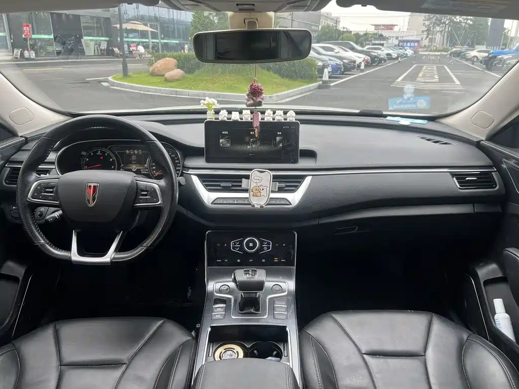 Hongqi H5 Classic 1.5 T DCT Flagship Charm