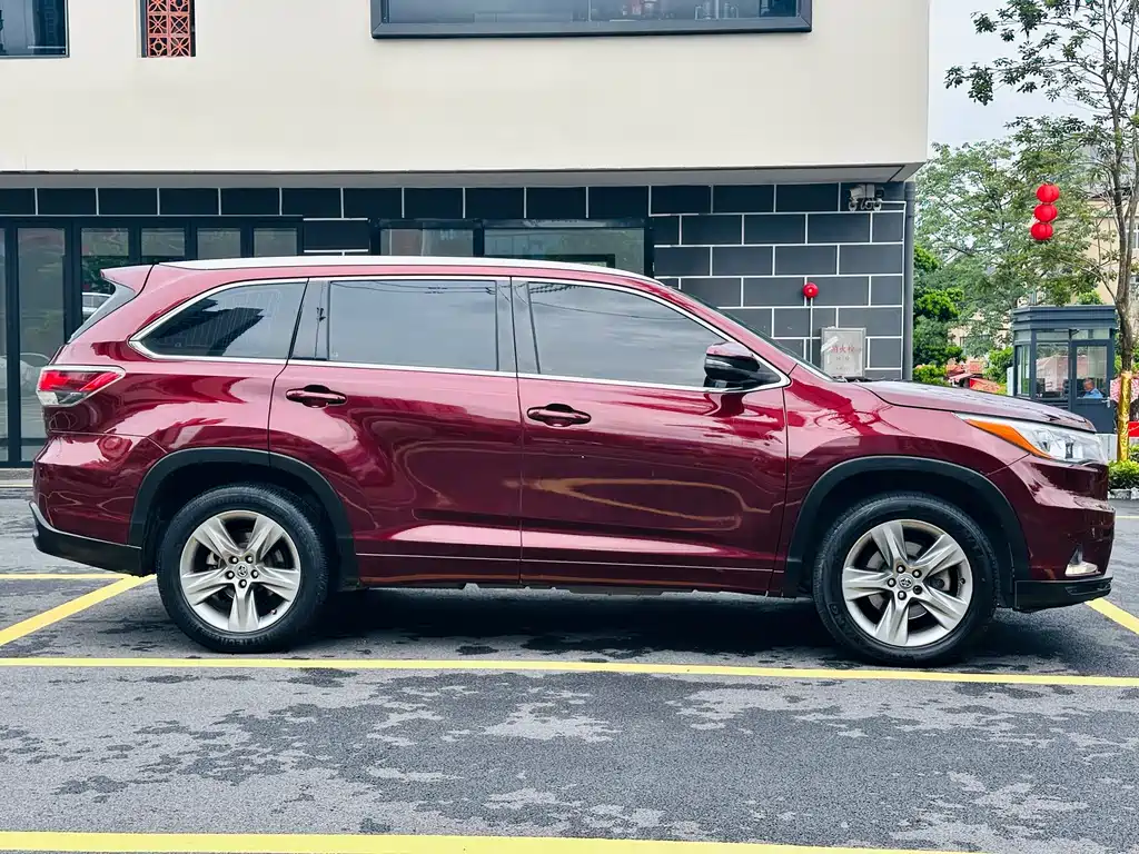 Highlander 2.0 T 4 WD Luxury 7-seat
