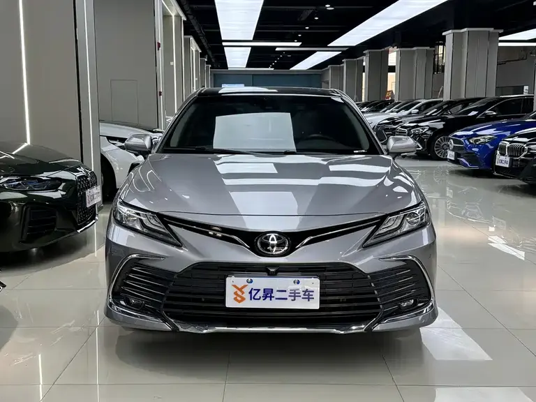 Toyota Camry Dual Engine 2.5 HG Distinguished
