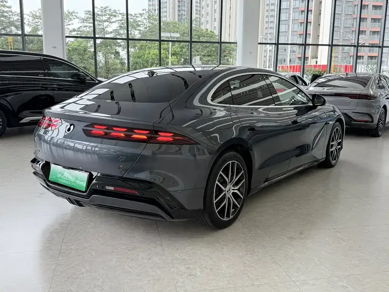 Denza Z9 1100 km 4 WD Max