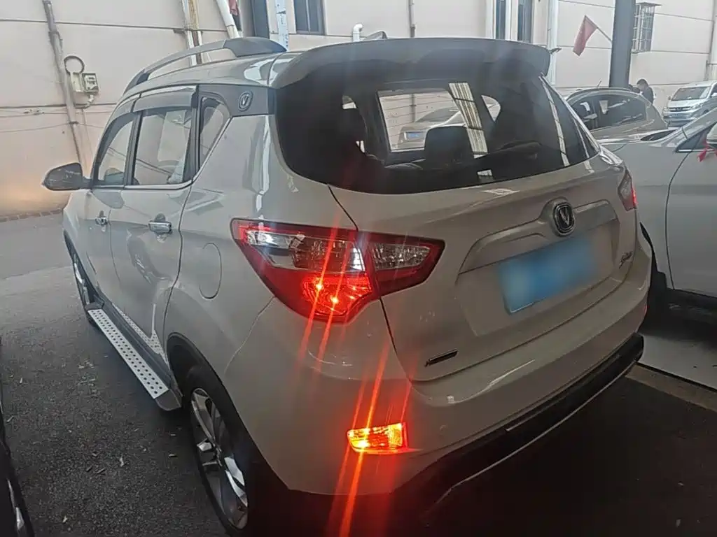 Changan CS35 1.6 L Auto Luxury CN-IV