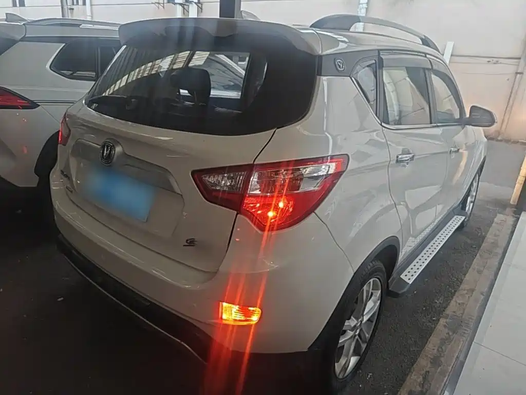Changan CS35 1.6 L Auto Luxury CN-IV