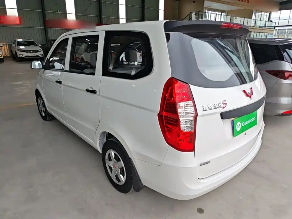 Wuling Hongguang 1.2 L S Basic CN-VI LSI