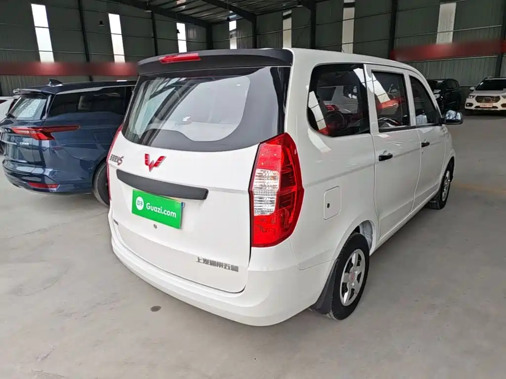 Wuling Hongguang 1.2 L S Basic CN-VI LSI