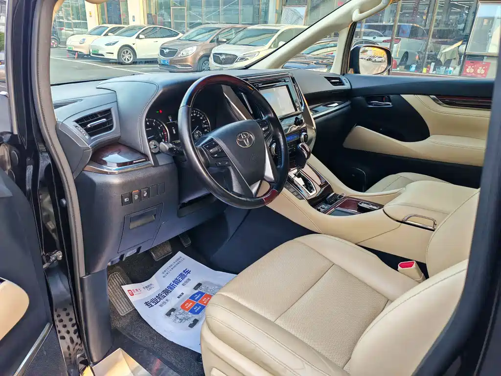 Alphard 3.5 L Luxury