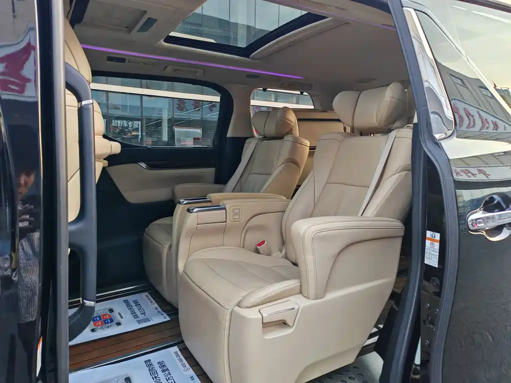 Alphard 3.5 L Luxury