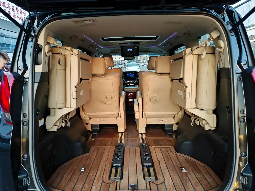 Alphard 3.5 L Luxury