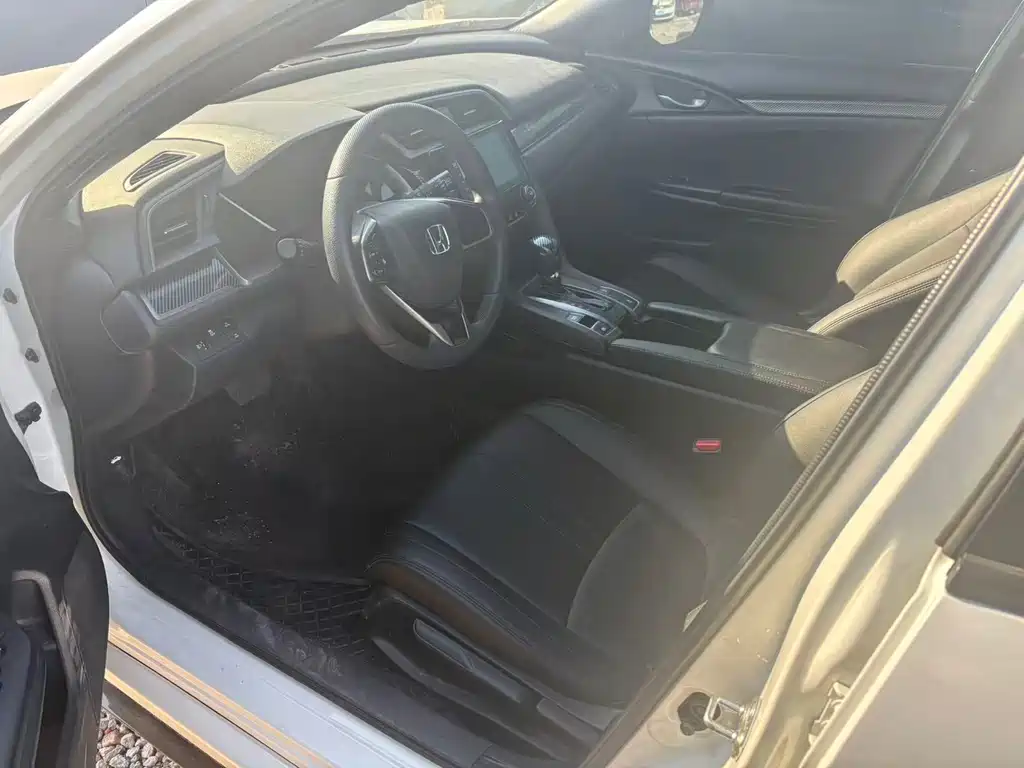 Civic HATCHBACK 220 TURBO CVT New Sharp Control