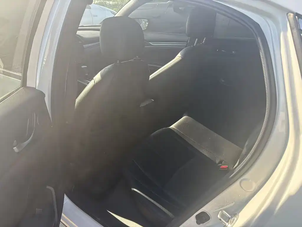 Civic HATCHBACK 220 TURBO CVT New Sharp Control
