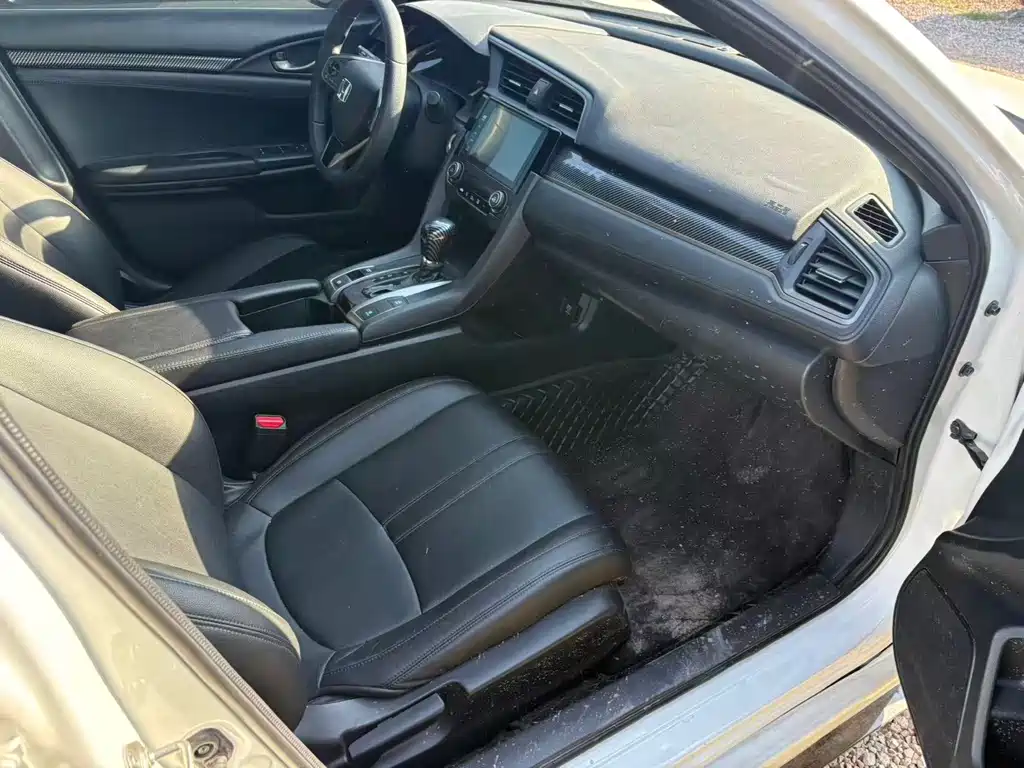 Civic HATCHBACK 220 TURBO CVT New Sharp Control