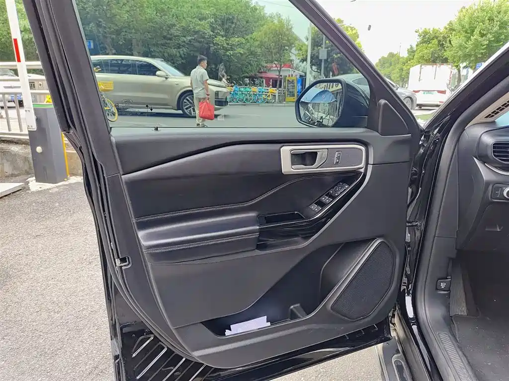 Explorer EcoBoost 285 RWD Style 7-seat