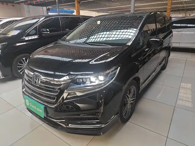 Honda Elysion 2.0 L Hybrid Luxury