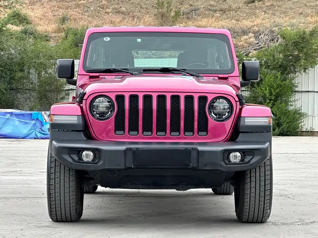 Wrangler 牧马人 2022款 2.0 T 高地巴哈马沙滩粉特别版