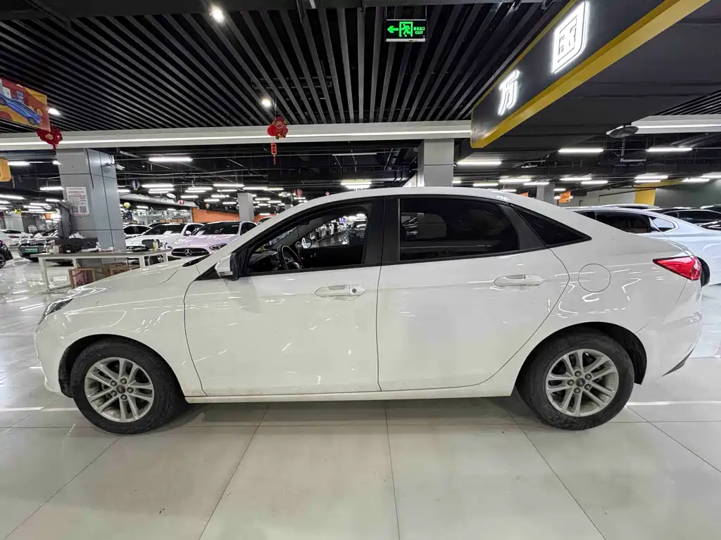 Escort Facelift 1.5 L Auto Quality Enjoyment( ) CN-VI
