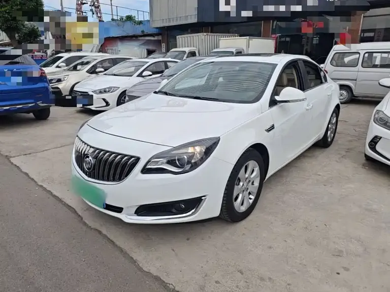 Buick Regal 2.0 L Leading Fashion