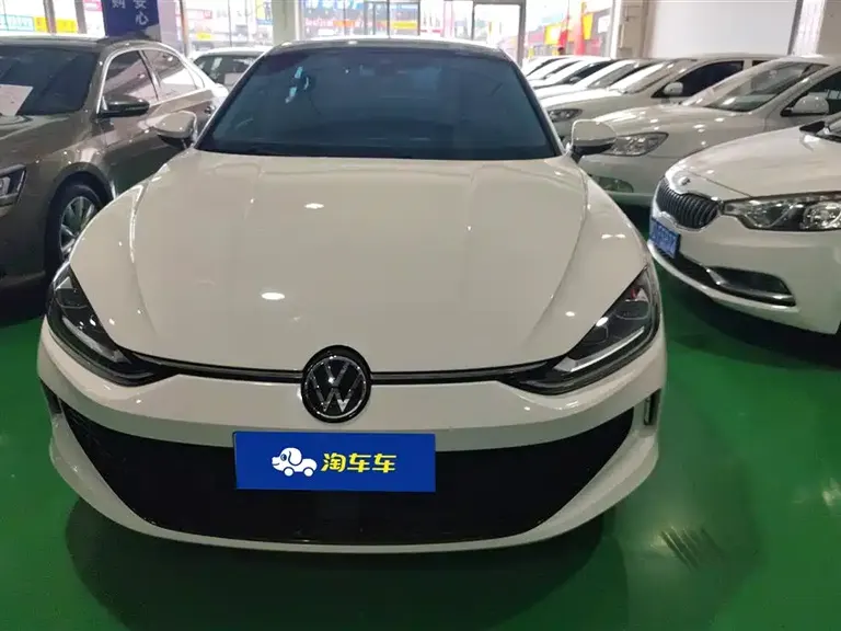 Volkswagen Lamando Lamando L 280 TSI DSG Dazzle Hot