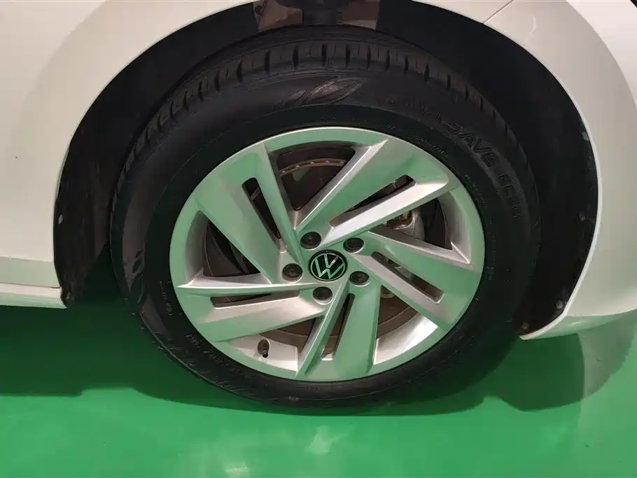 Lamando Lamando L 280 TSI DSG Dazzle Hot