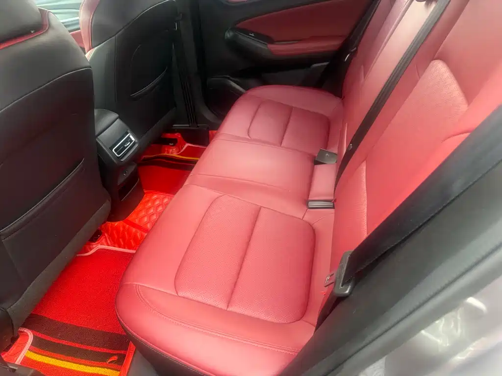 Eado PLUS Blue Whale NE 1.4 T GDI DCT Flagship