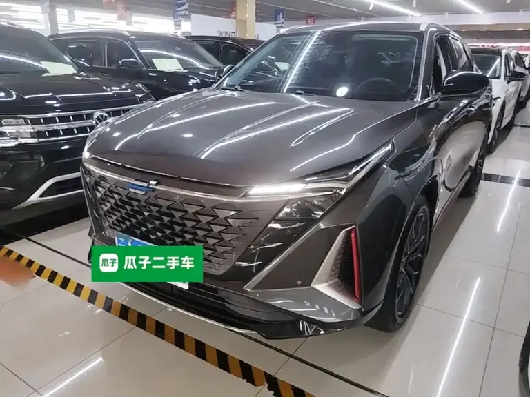 Changan Oshan Z6 Blue Whale 1.5 T DCT Smart Leading