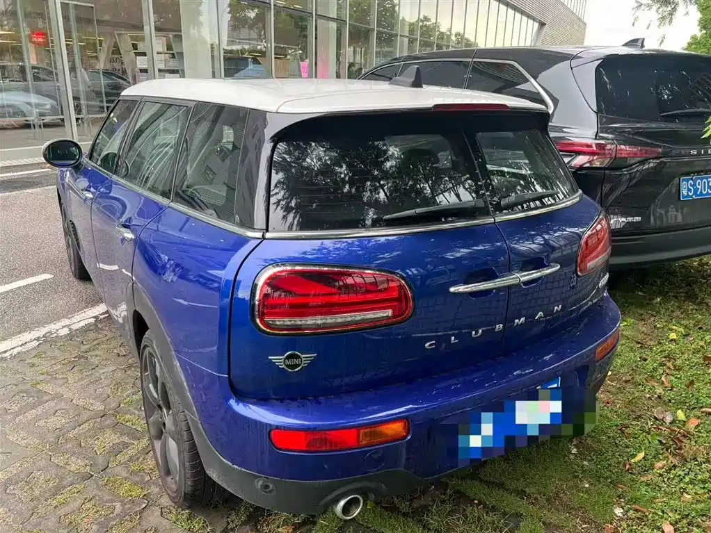 MINI CLUBMAN 1.5 T COOPER Connoisseur