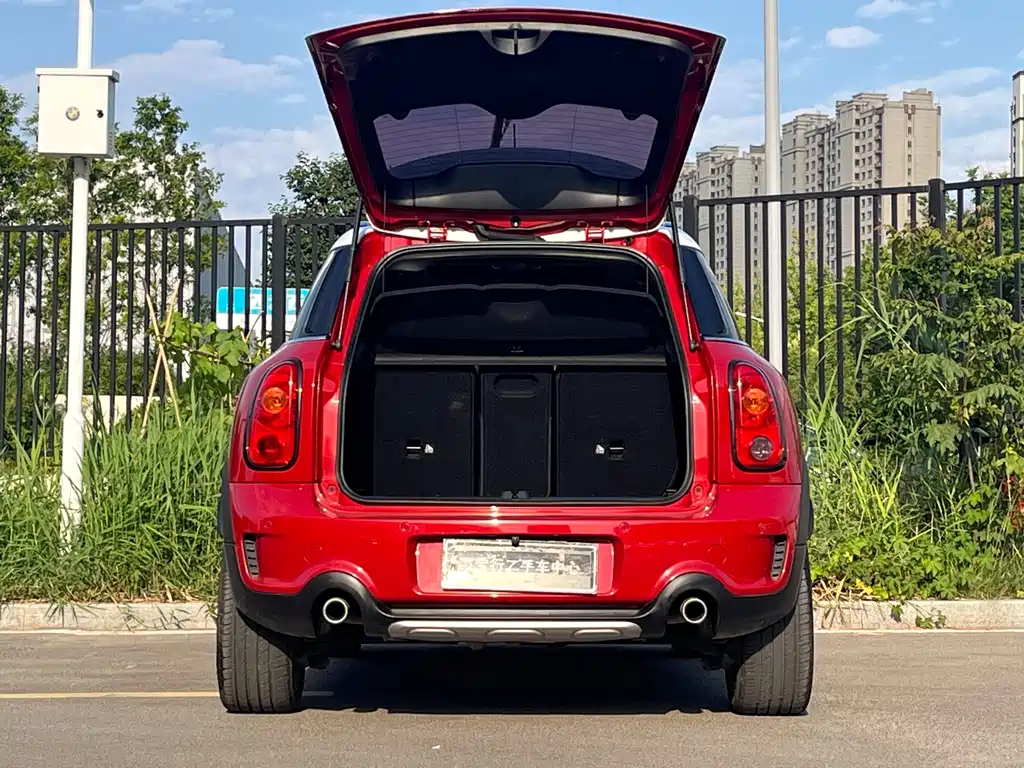 MINI COUNTRYMAN 1.6 T COOPER ALL4 Fun Gear Fan
