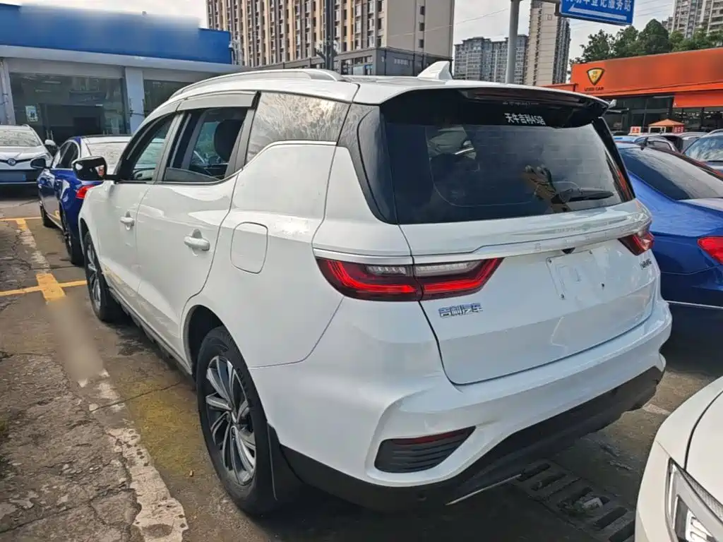Vision X6 1.4 T CVT Distinguished