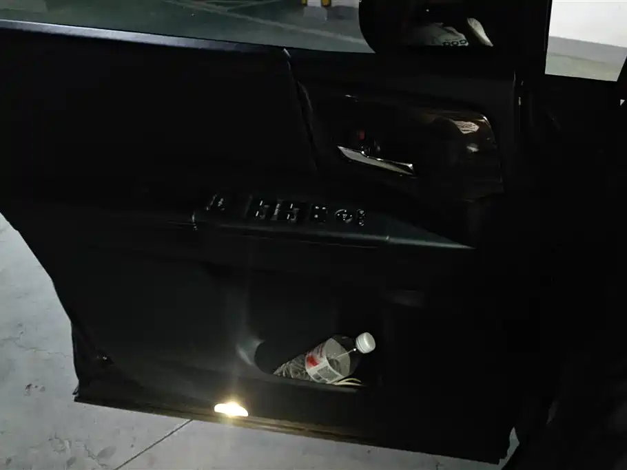 Elysion 2.4 L Luxury