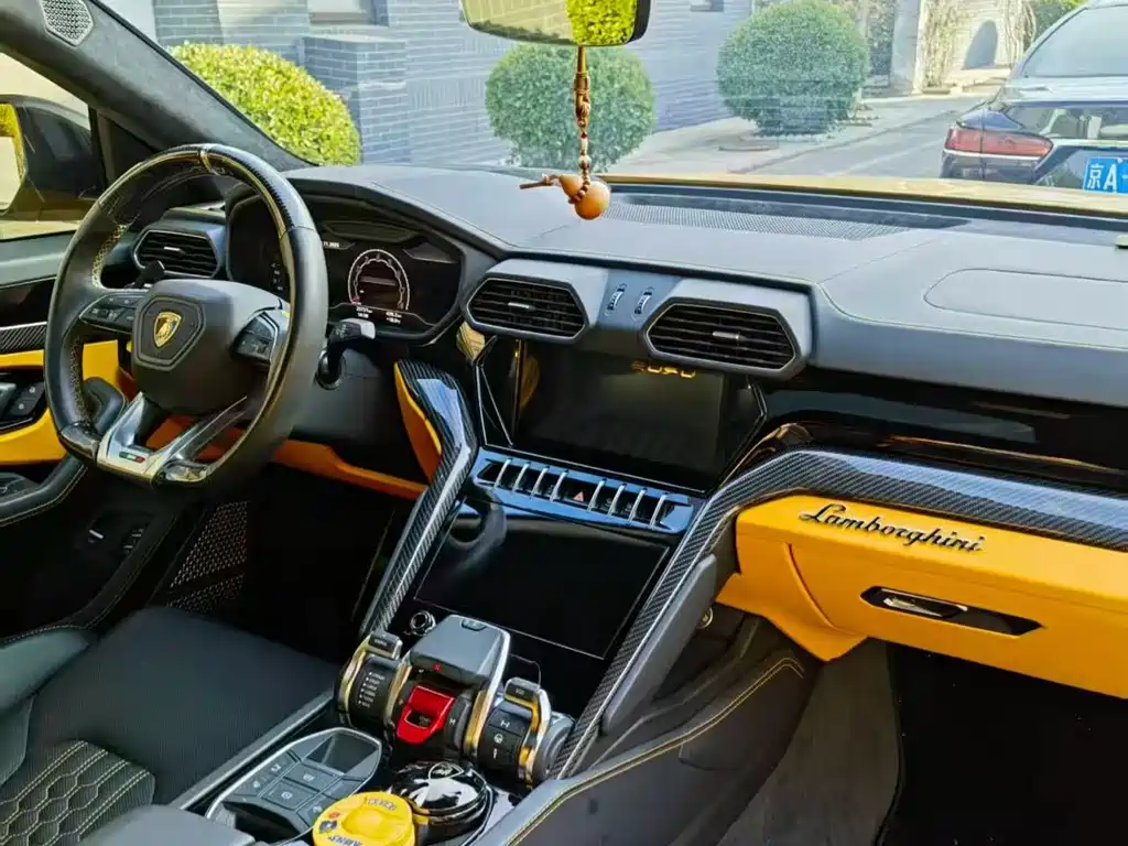 Urus 4.0 T V8 S
