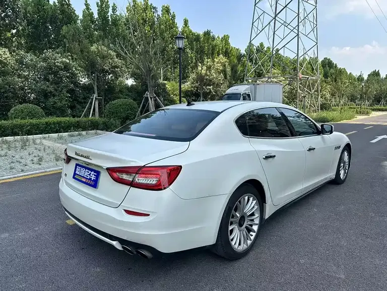 Maserati Quattroporte 3.0 T Standard