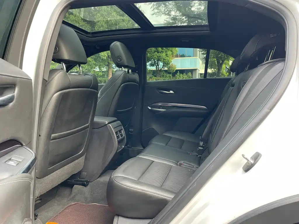 Cadillac XT4 28 T 2 WD Tech