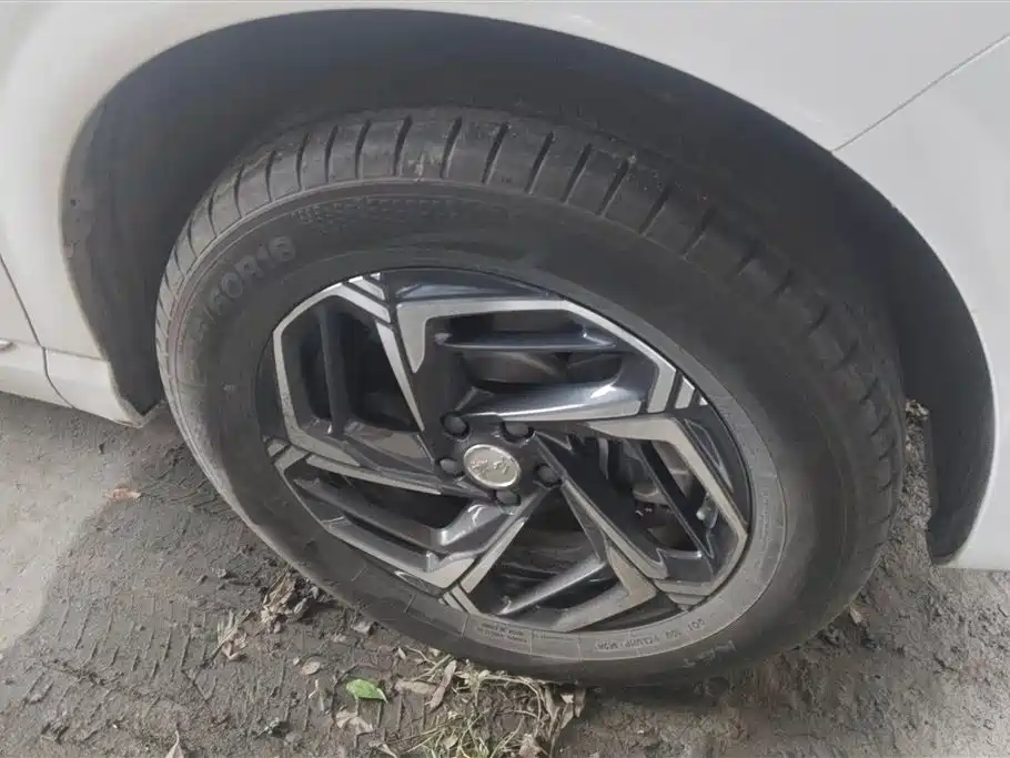 Hongqi HS3 1.5 T Aspire