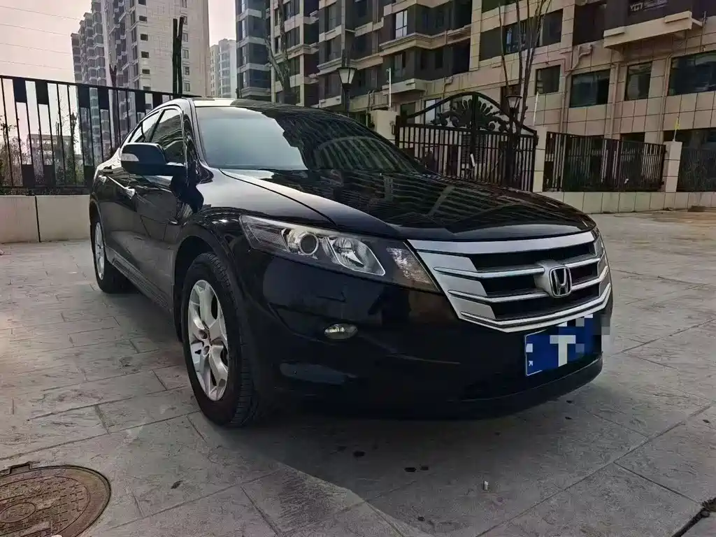 Crosstour 3.5 L Flagship