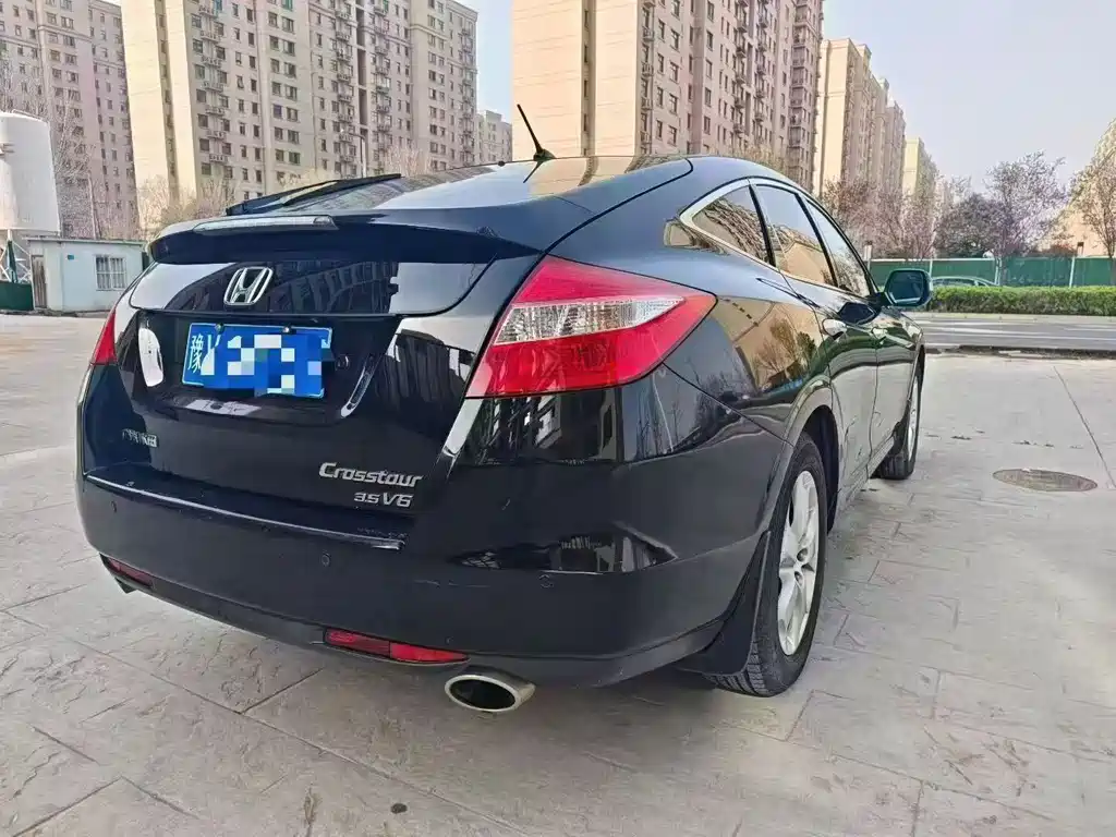 Crosstour 3.5 L Flagship