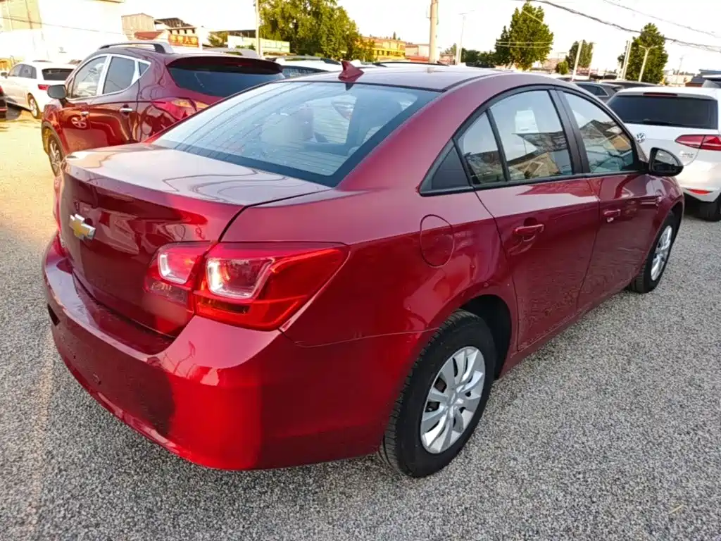 Cruze 1.5 L Classic SL MT