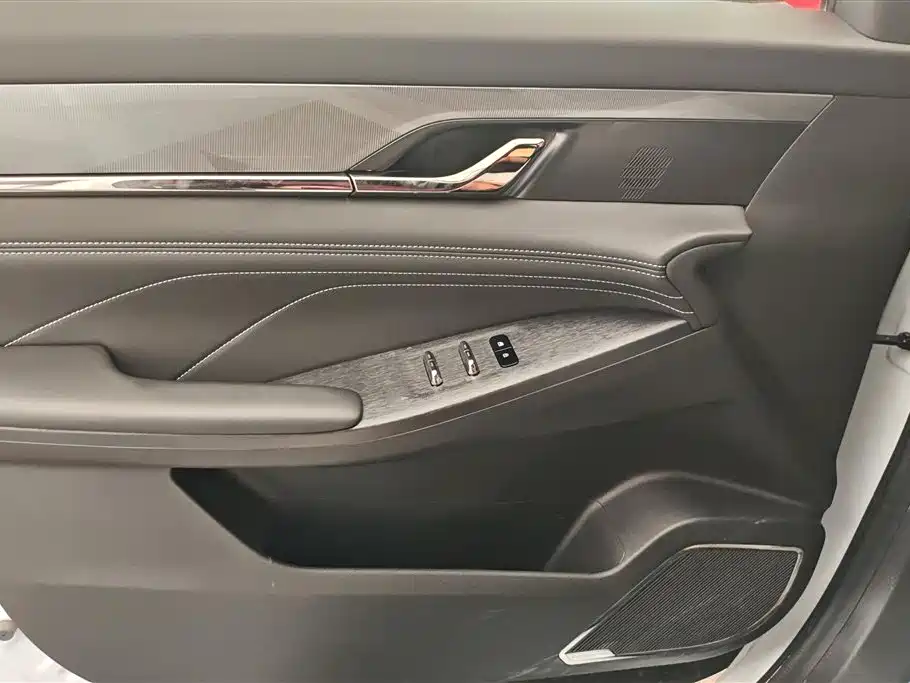 Dongfeng Fengshen L7 205 Ultra Long Range Premium