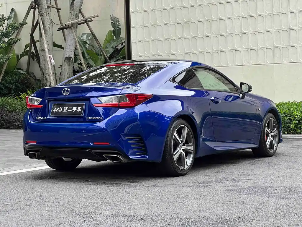 Lexus RC 200 t F SPORT
